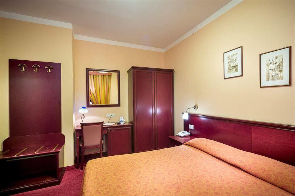 Hotel Boccascena Genua Exterior foto